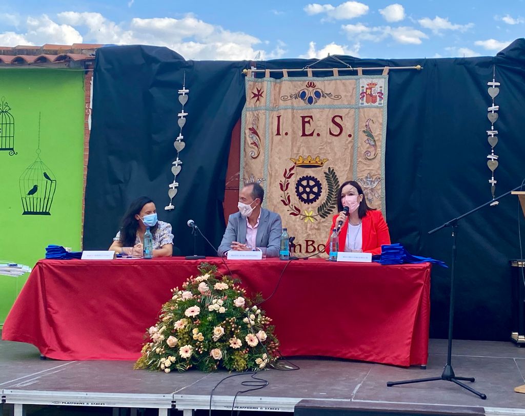 El IES Juan Bosco celebró el acto de clausura y graduación de Bachillerato de 42 alumnos