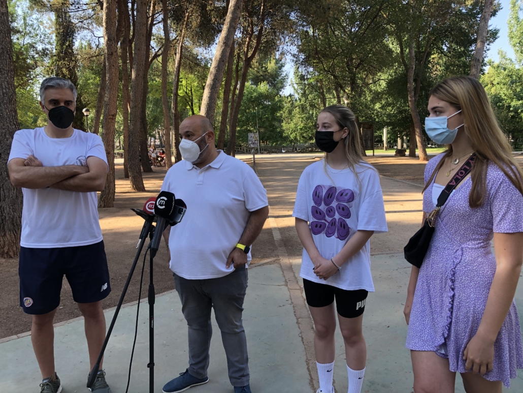 El alumnado de IES Miguel de Cervantes Saavedra se moviliza por la solidaridad y la sostenibilidad dentro de su proyecto “La vuelta al mundo”