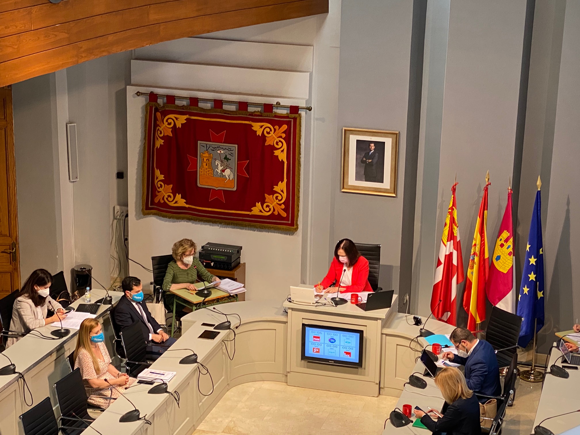 El pleno faculta a la alcaldesa para la firma de la liquidación del contrato con Aqualia