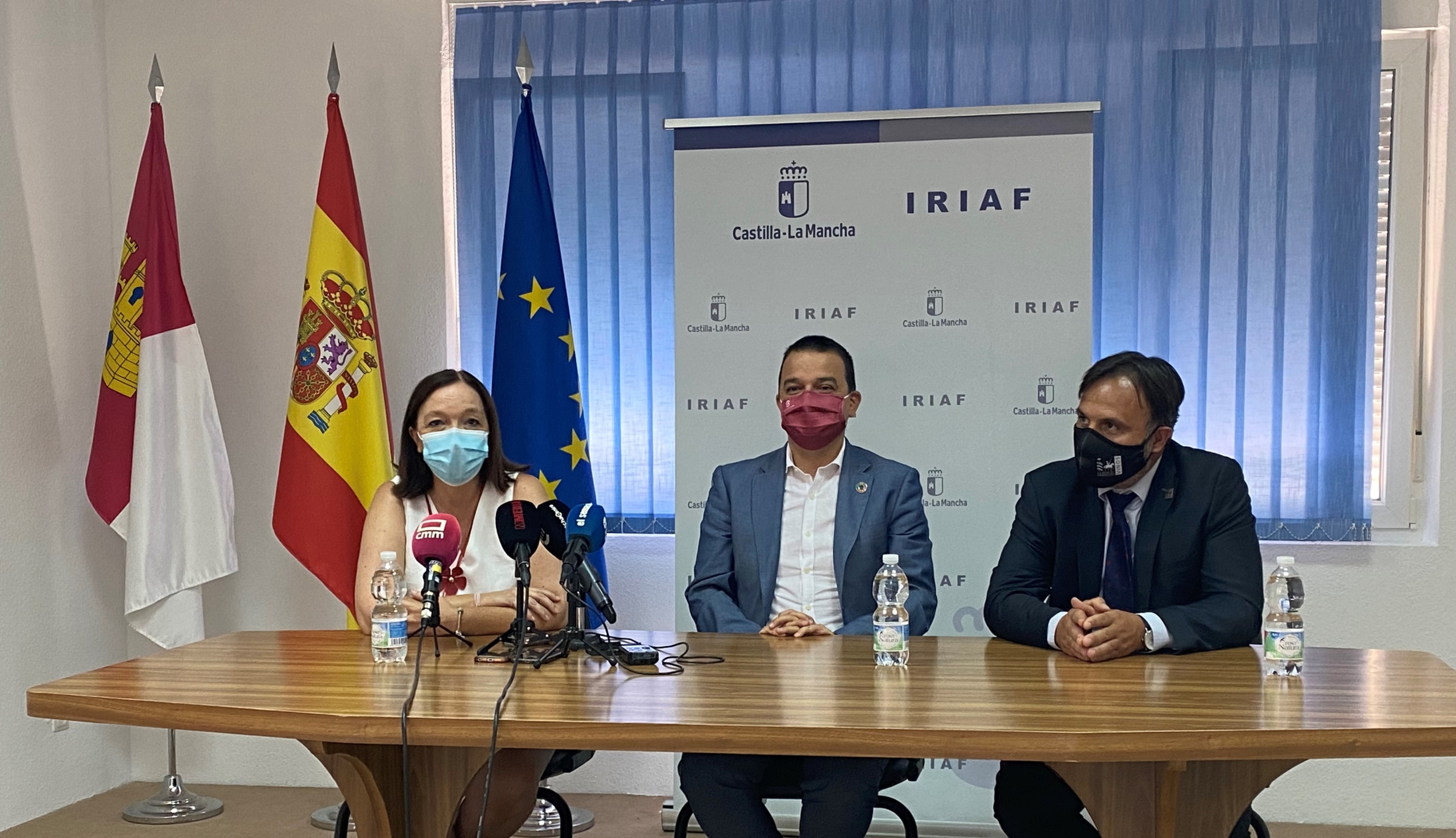 El consejero de Agricultura anuncia en la EVE de Alcázar un acuerdo con la DO La Mancha “que dará más viabilidad a la enológica”