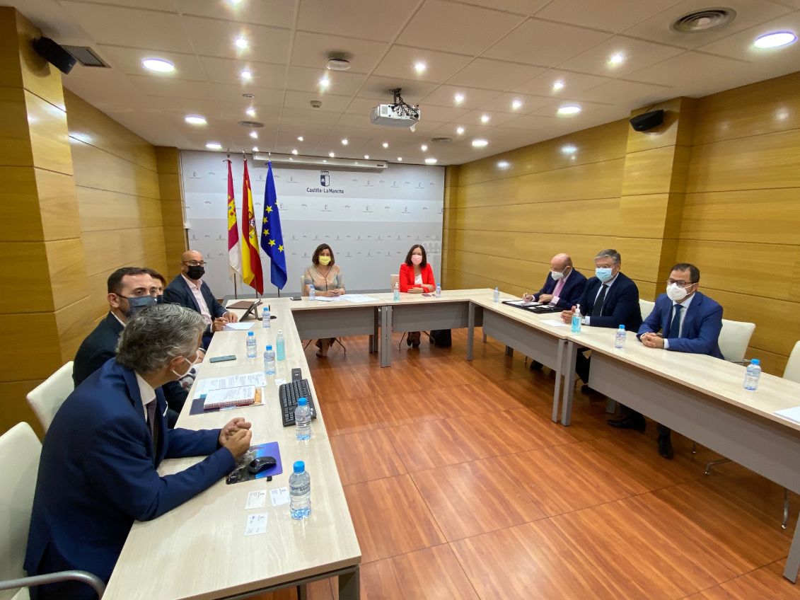 Rosa Melchor mantiene una reunión con la consejera Patricia Franco sobre el proyecto de inversión de pHYnix para la puesta en marcha de una planta de producción de hidrógeno de 10 MW 