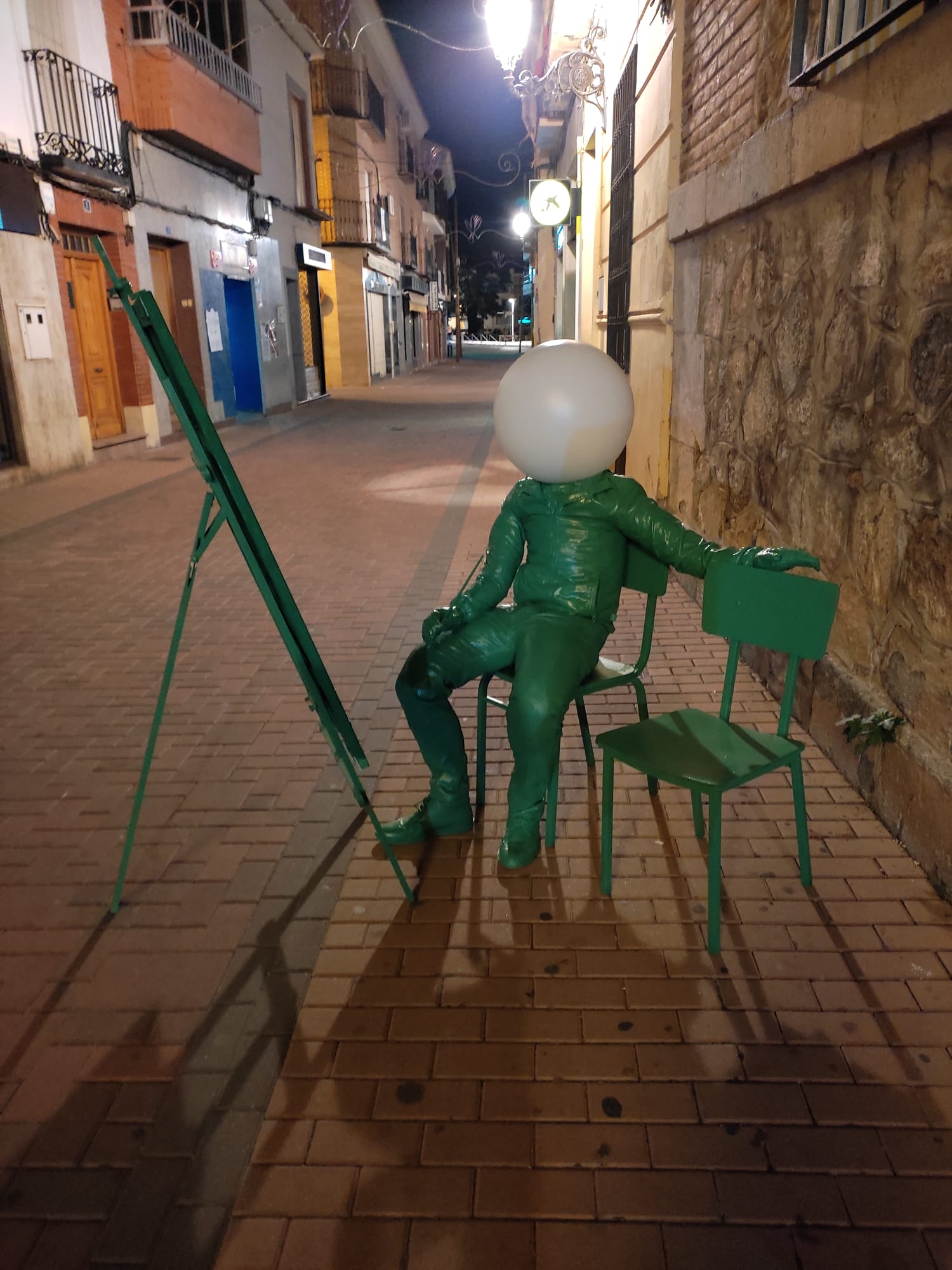 Consuegra amanece con el arte urbano de Juan Sánchez Borox