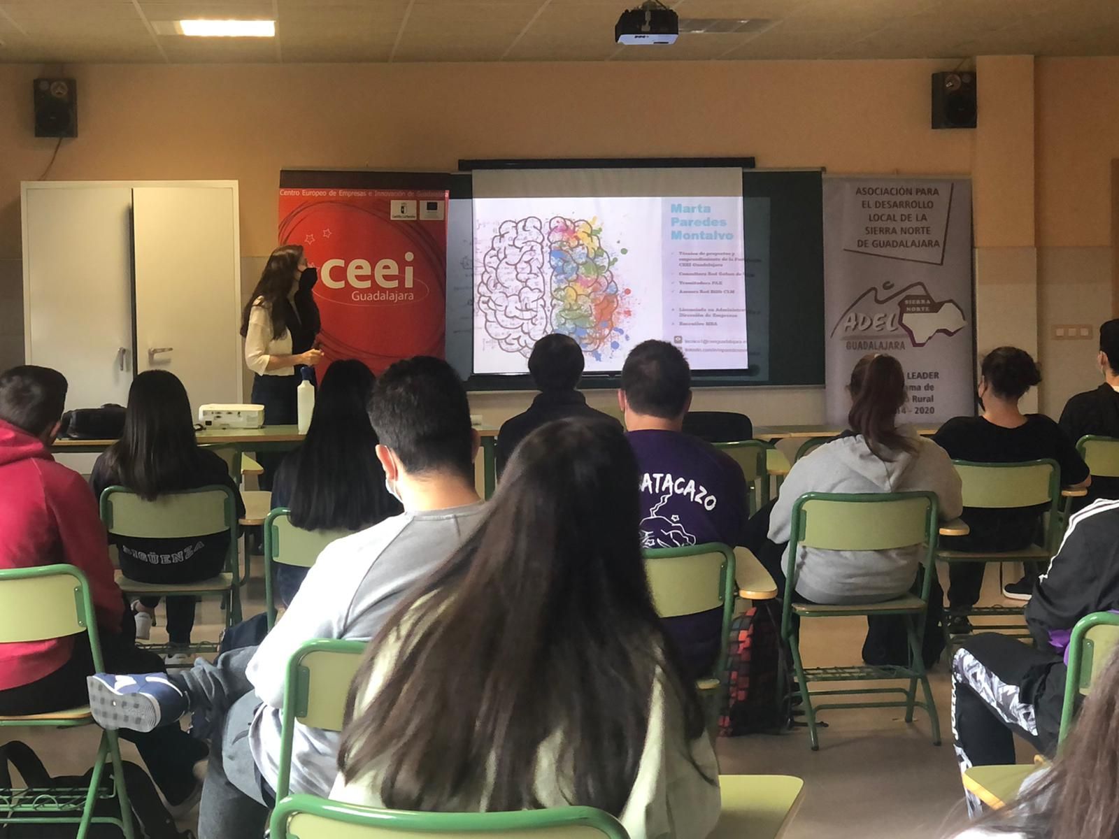 ADEL acerca el emprendimiento a los colegios de la Sierra Norte