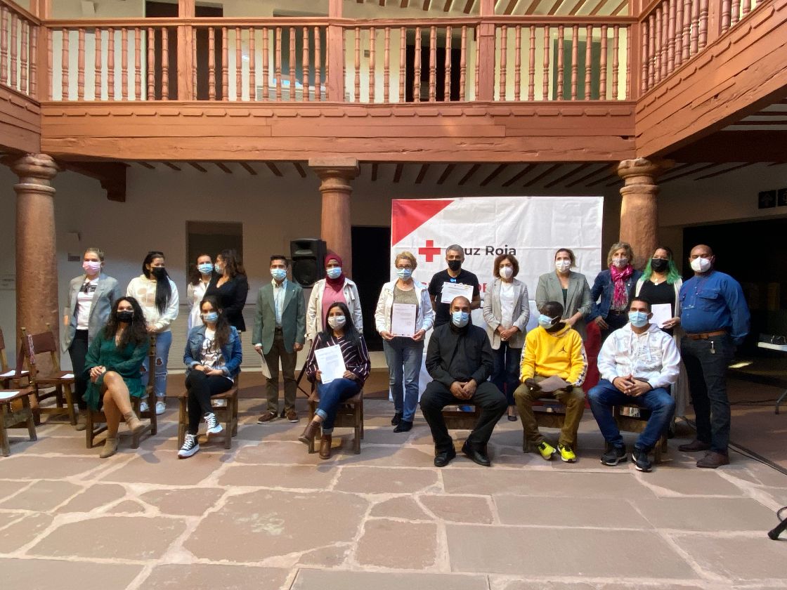 Cruz Roja Alcázar entrega los diplomas del Curso de Comercio y Almacén en el Museo del Hidalgo