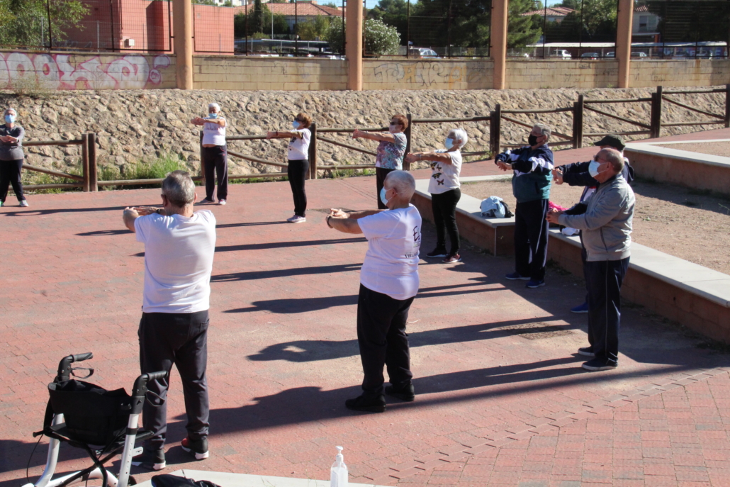 El Centro de Mayores retoma su programación con el inicio de las Actividades Físicas en el Parque Pedro Zerolo