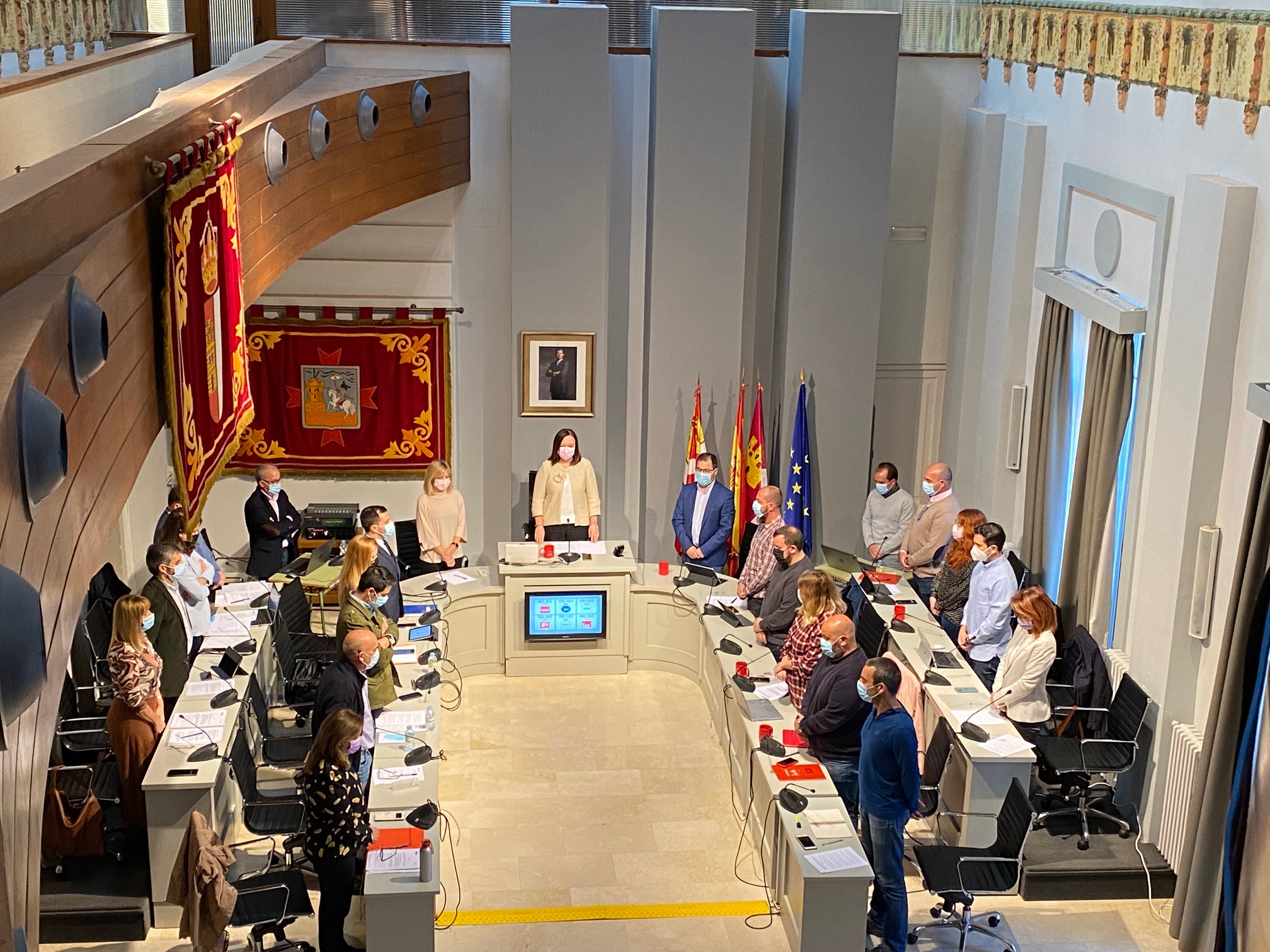 El ayuntamiento aprueba una moción contra la violencia de género, a la que no se une VOX