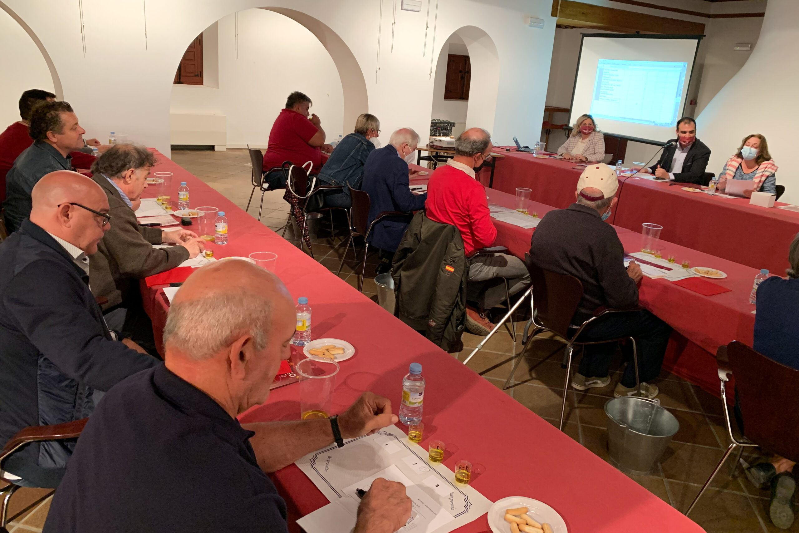 La tomellosera Inmaculada Rodriguez de la Torre gana el V Concurso Regional de Cata de Aceite