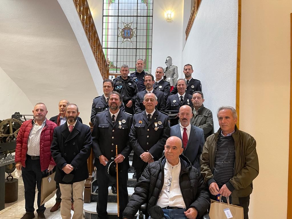 El Ayuntamiento de Consuegra homenajea al Jefe de la Policía Local por su jubilación