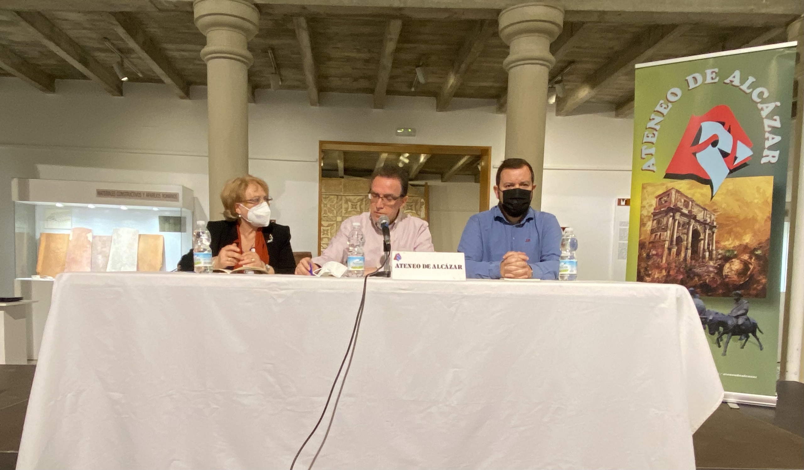 Presentado el poemario “Mientras cabalga la vida”, momentos de la vida de Virginia Sánchez Nuño