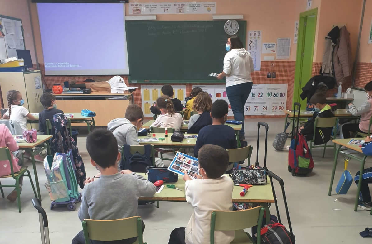 Educación en colaboración con Festejos pone en marcha Talleres en el aula para conocer el origen y la historia del Carnavalcázar