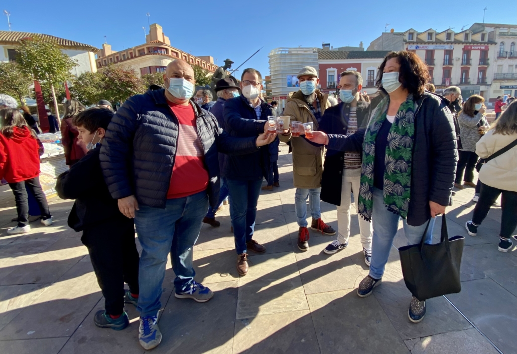 Alcázar tomó las Uvas Solidarias a beneficio de Aquí comemos todos