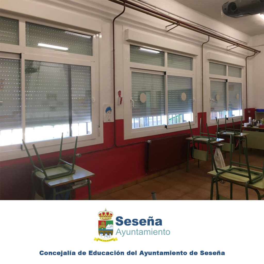 Sustituido la carpintería de aluminio de las ventanas del edificio antiguo del CEIP Fernando de Rojas – Ayuntamiento de Seseña