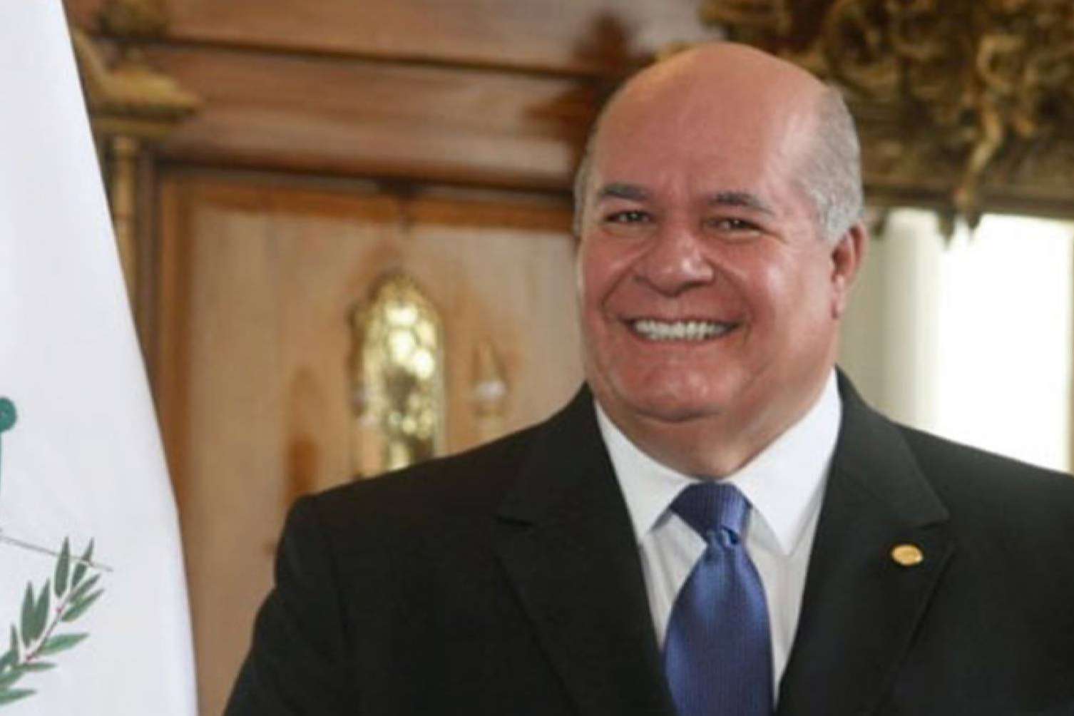 El ex embajador Julio Ligorría, de vocación asesor político