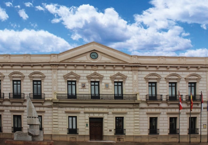 El Ayuntamiento de Alcázar de San Juan se suma a la declaración institucional de la FEMP condenando la agresión de la Federación Rusa a Ucrania