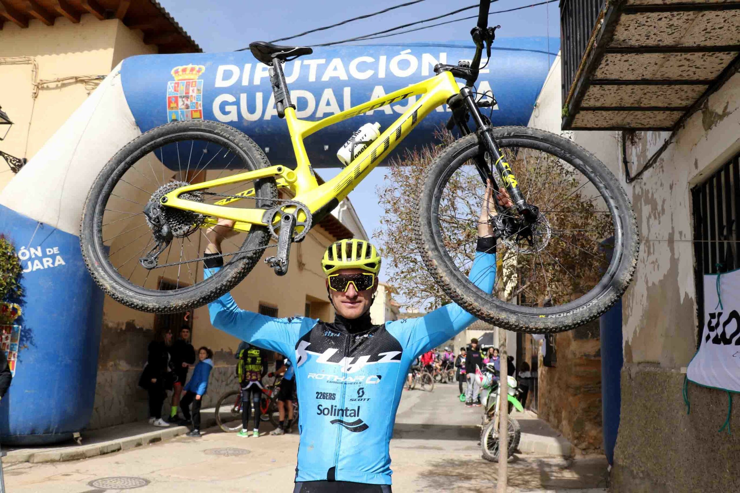Juan Ignacio Pérez y Beatriz Martínez se imponen en la Gárgoles Bike Race