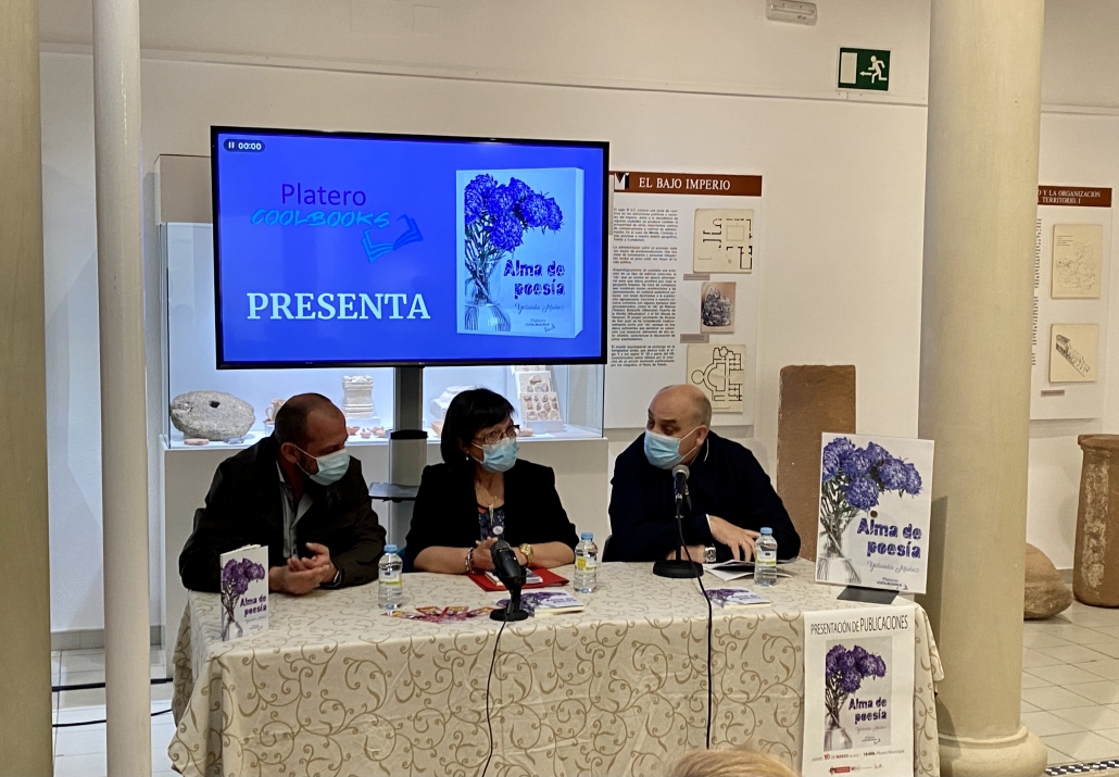 Yolanda Muñoz presenta su primer poemario “Alma de poesía”