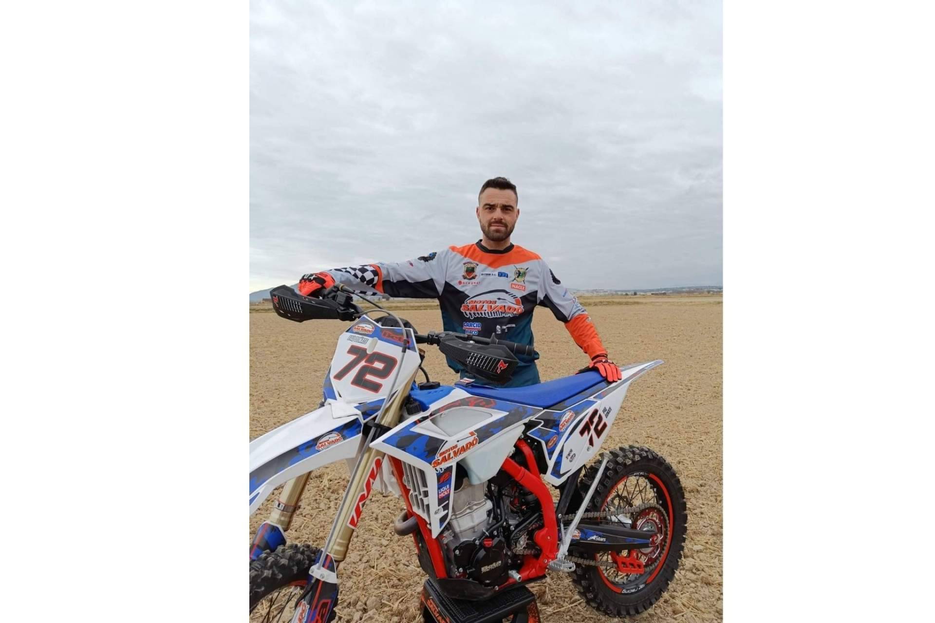 Productos adaptados para los competidores de enduro y motocross de la mano de ADHESIVOSEMBARRADOS