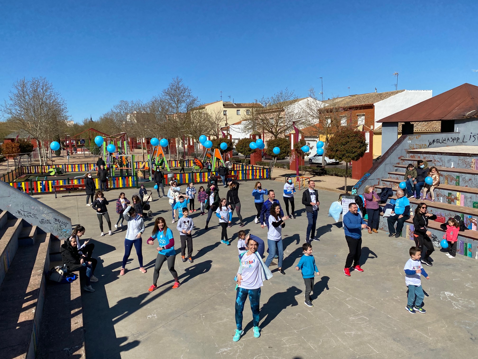 Alcázar vive el Día Mundial del Espectro autista con una Jornada de Zumba reivindicando la inclusión social y una vida feliz para las personas que lo sufren