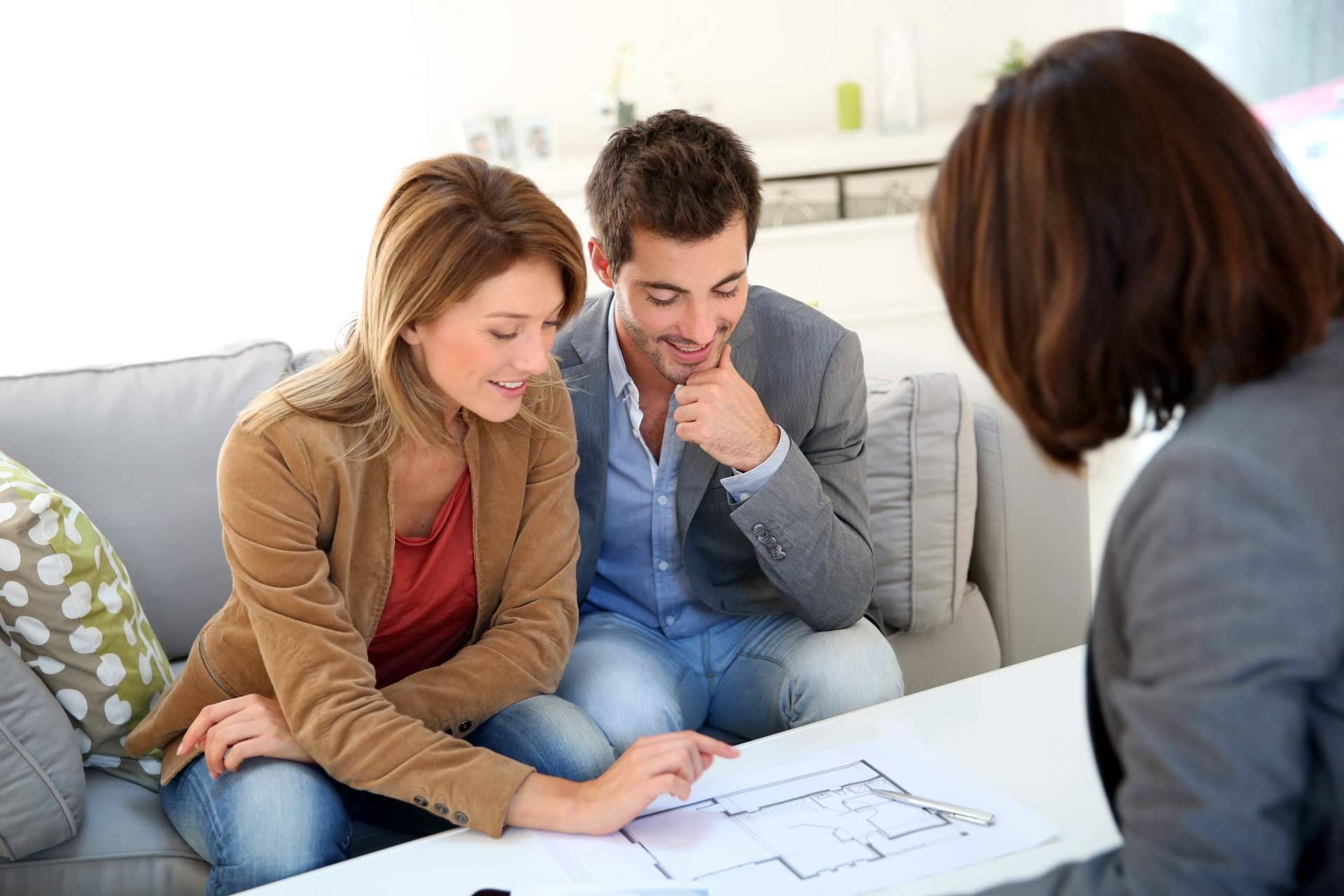 Comprar un inmueble mediante inmobiliarias en Bogotá y sus beneficios
