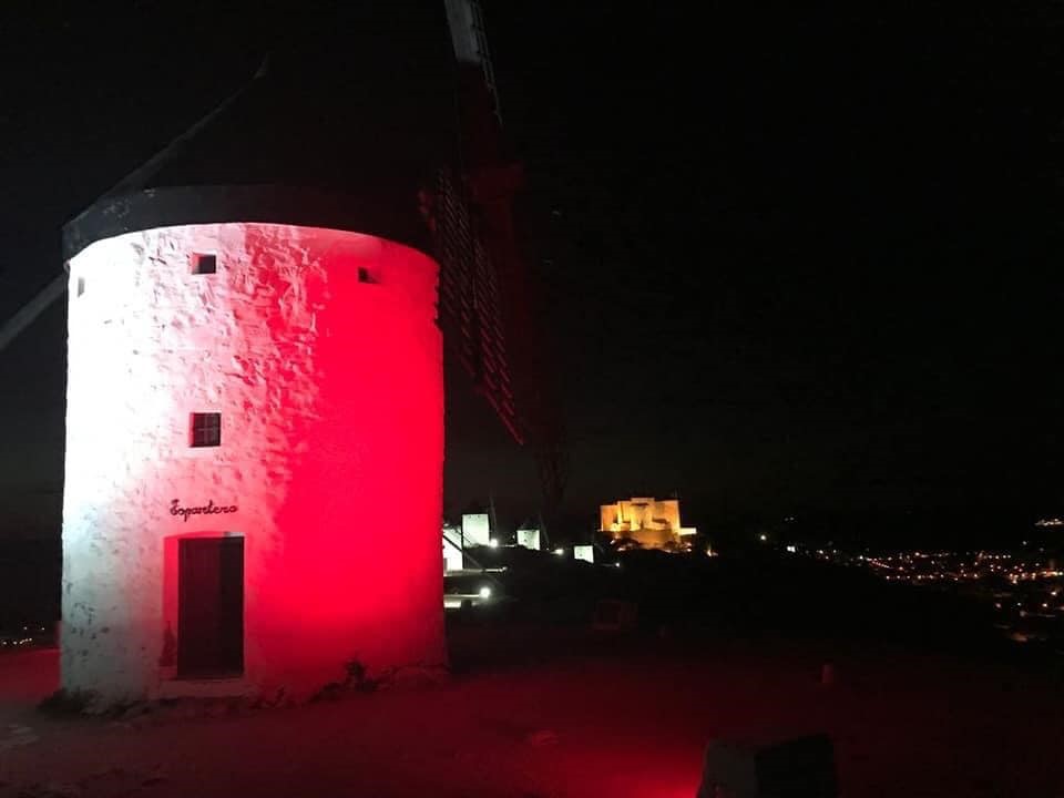 Consuegra se iluminará este domingo de rojo por el Día Mundial de la Cruz Roja