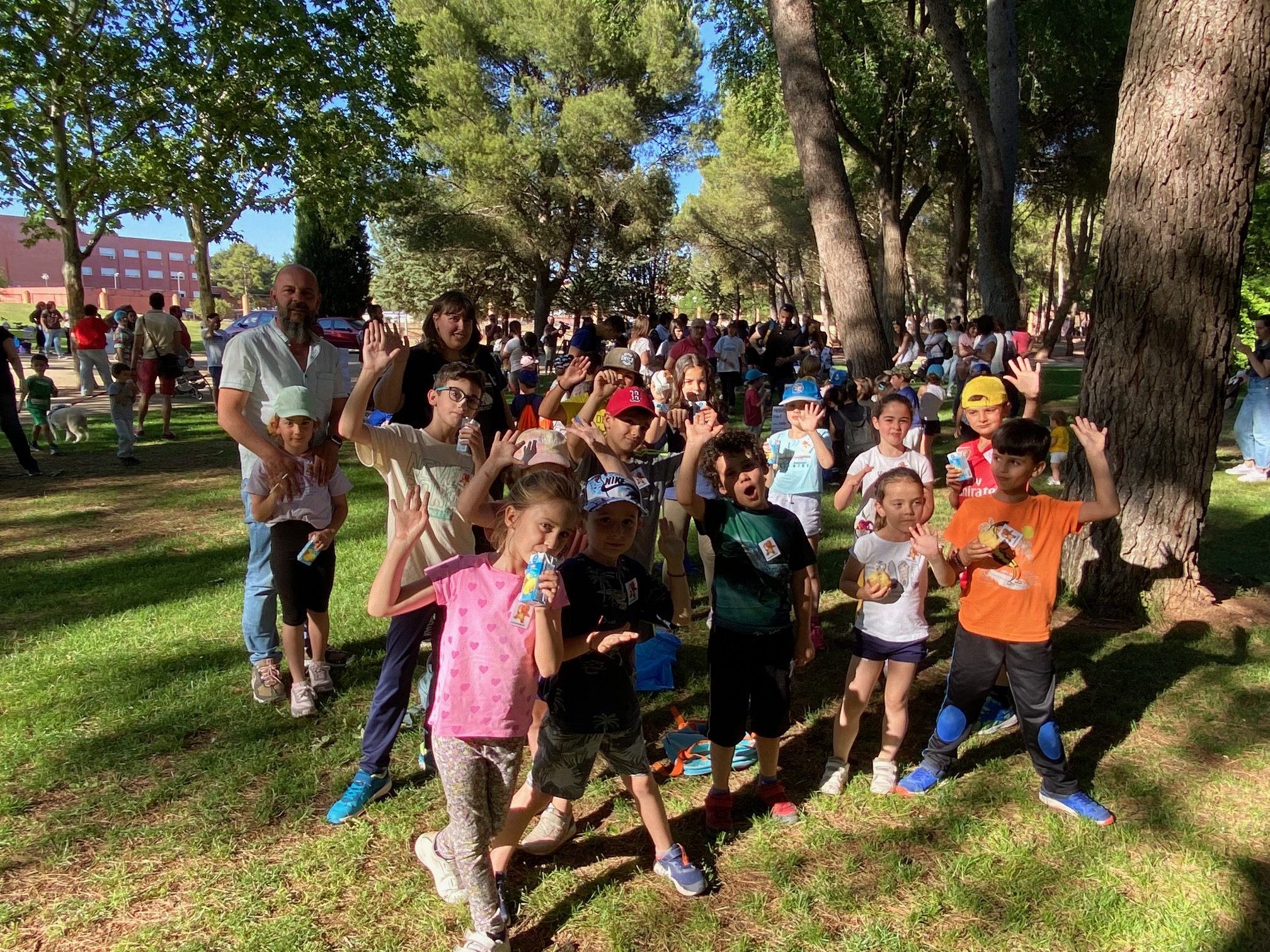 El Plan de Actividades Extraescolares acaba con una fiesta en el parque Alces en la que se reunían los participantes en todas las actividades