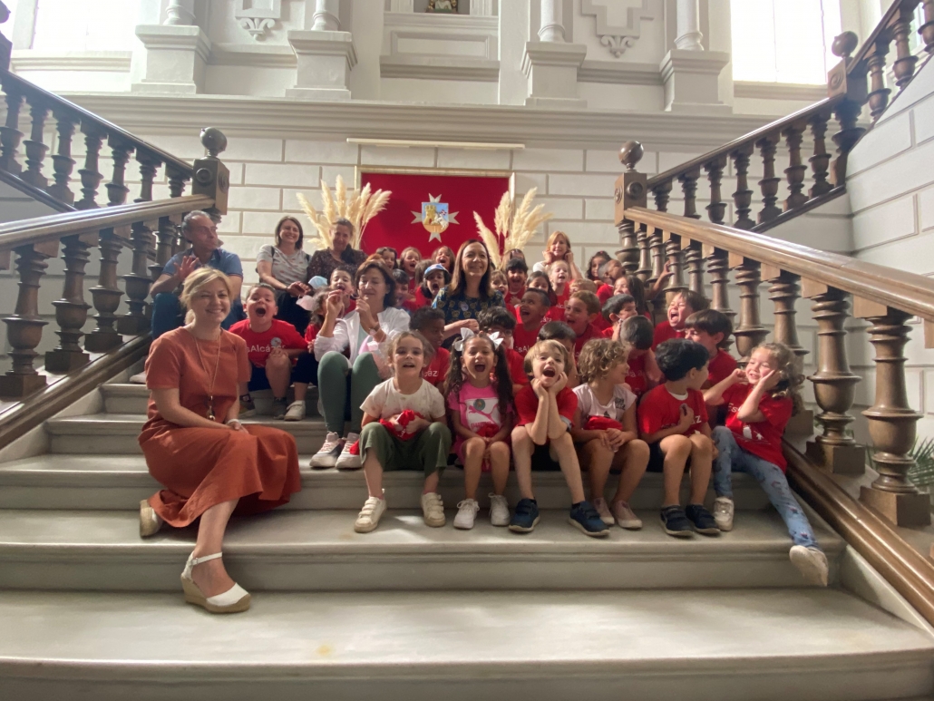 La alcaldesa recibe a escolares del CEIP Pablo Ruiz Picasso