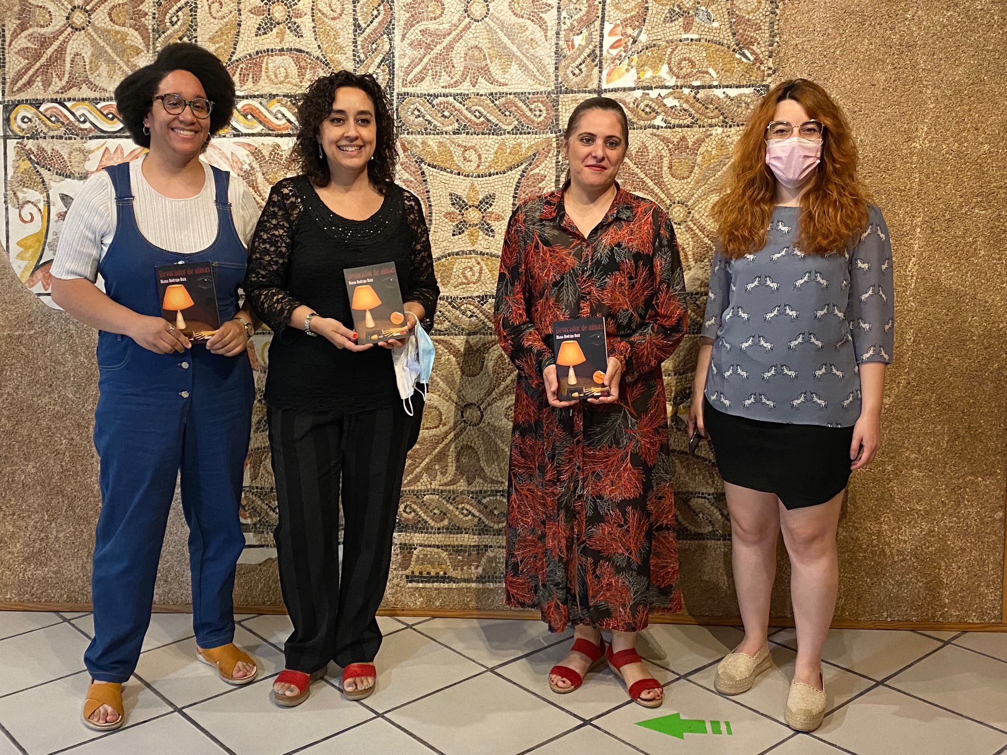 Presentado el libro de poesía “Devorador de almas” de Diana Rodrigo en el que aborda la violencia de género