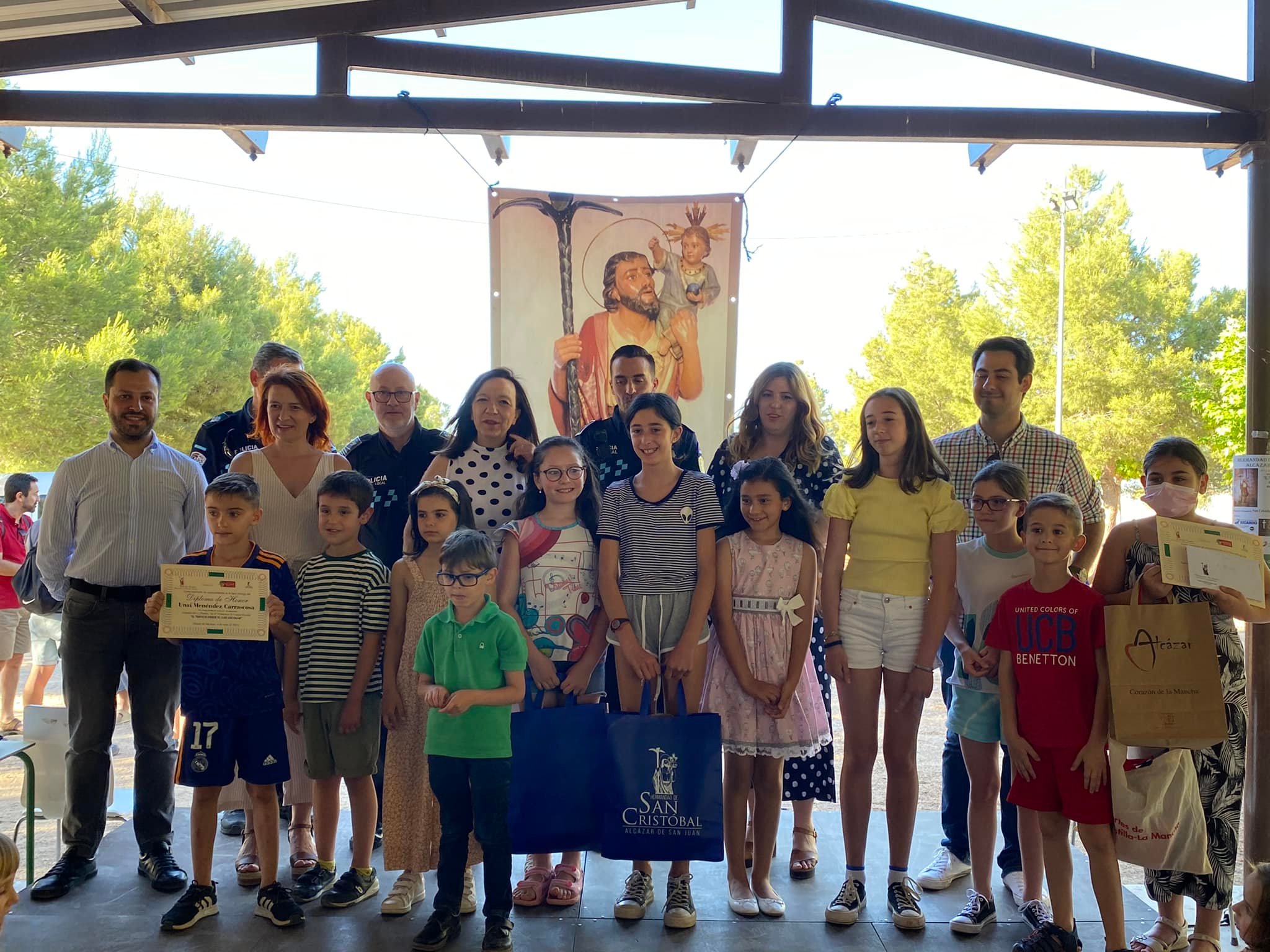 Entregados los premios del Concurso escolar de Cuento y Dibujo que organiza la Hermandad de San Cristóbal