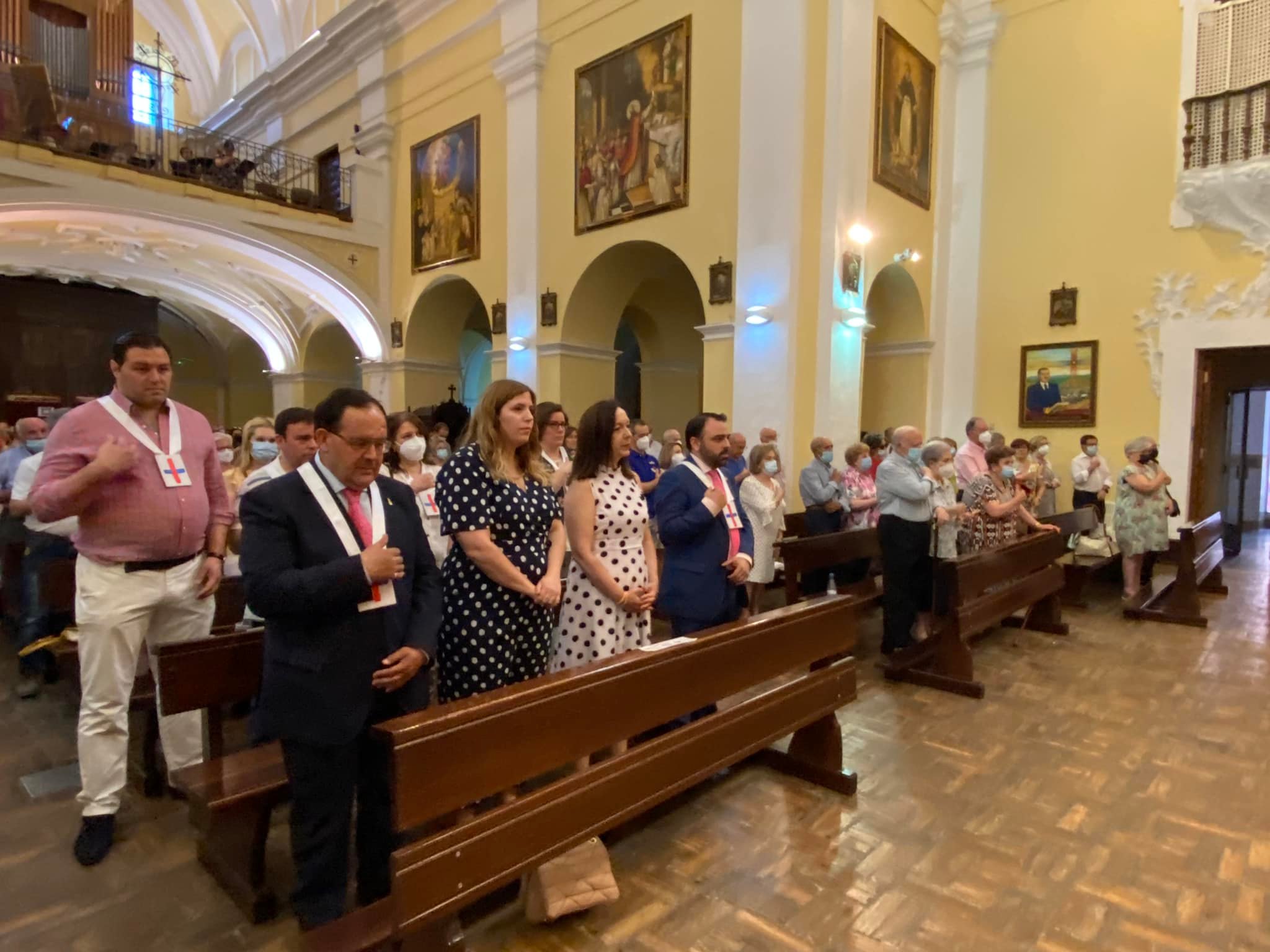 La iglesia de la Trinidad celebra la Pascua de Jesús con la interpretación de los mayos por los coros locales