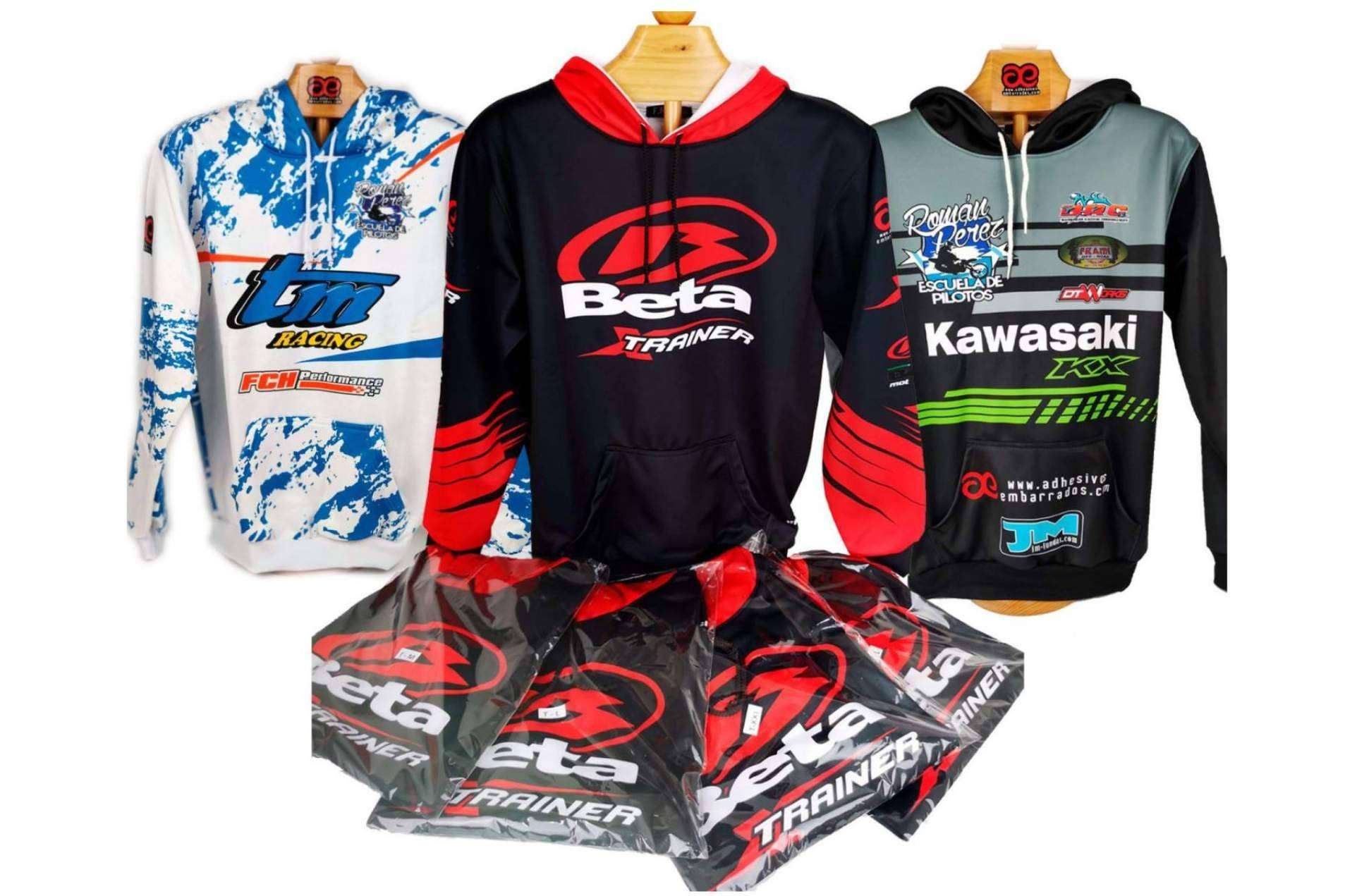 ADHESIVOSEMBARRADOS crea looks únicos para el off road