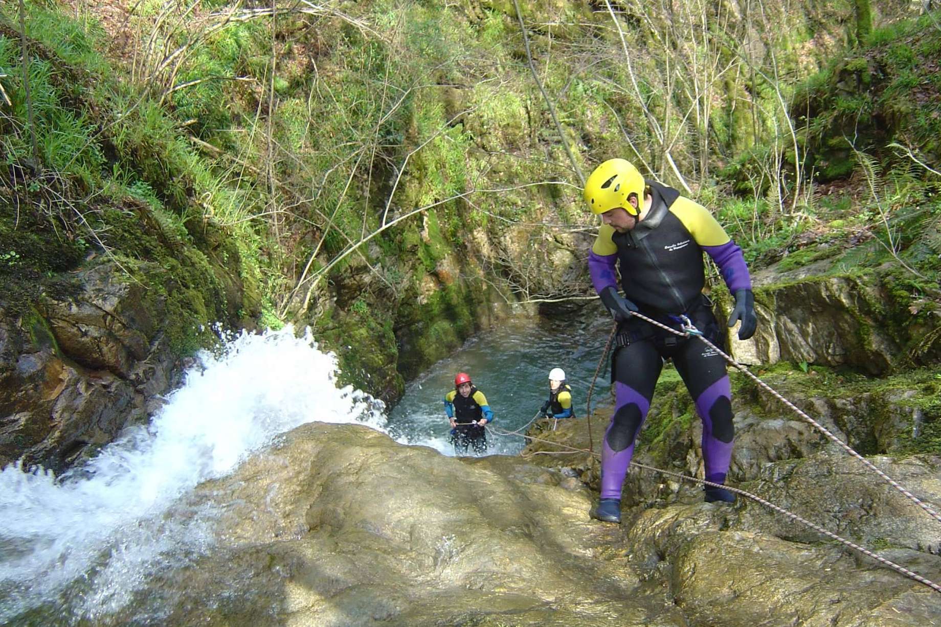 Actividades de turismo activo y aventura en Asturias con la escuela RanaSella