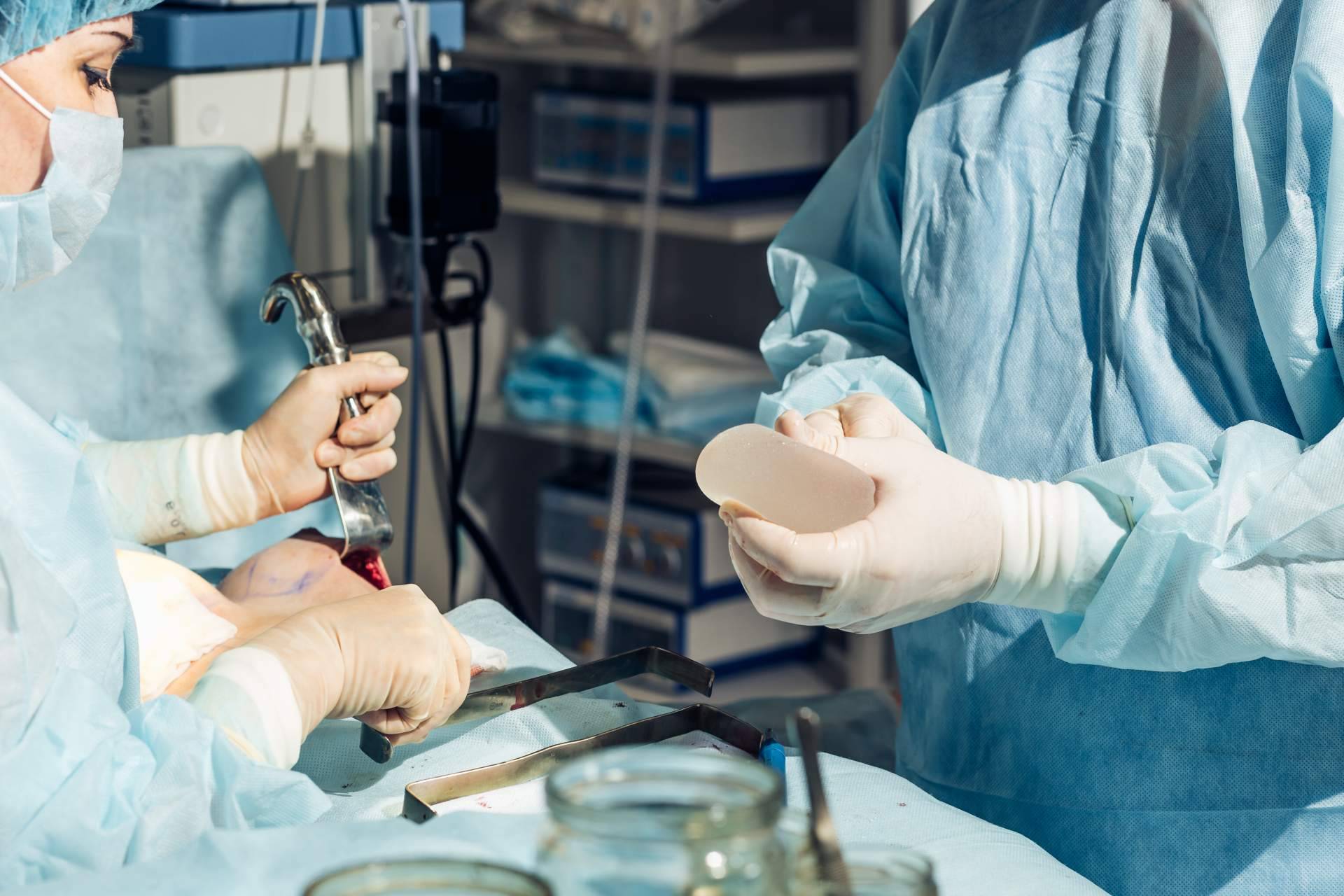 Dr. Albert Samper, uno de los cirujanos plásticos en Barcelona más reconocidos