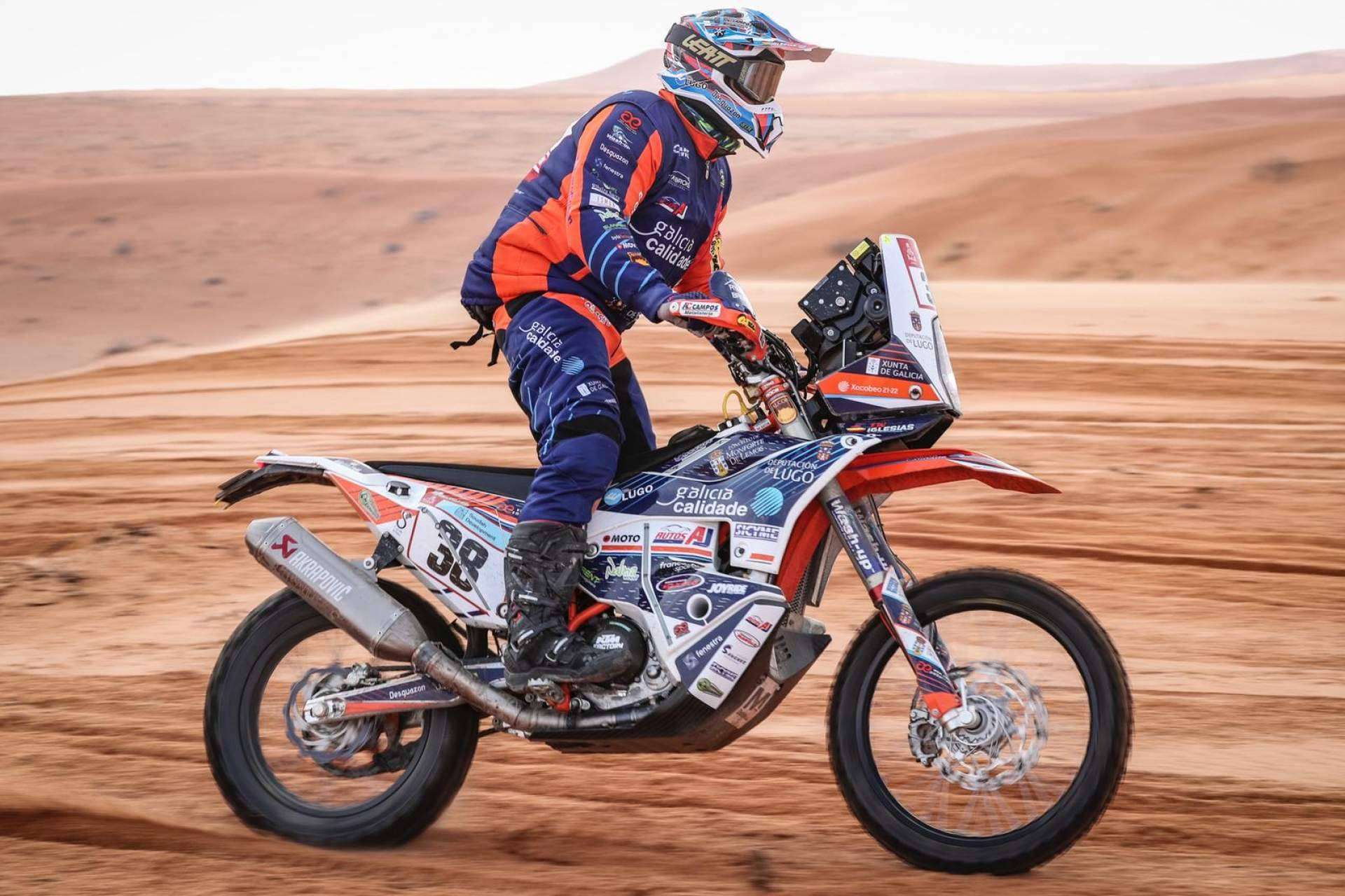 ADHESIVOSEMBARRADOS ofrece una amplia variedad de ropa off road a medida
