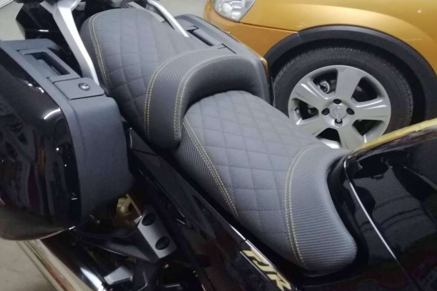 JM-FUNDAS ofrece servicios de tapizado de asientos de moto