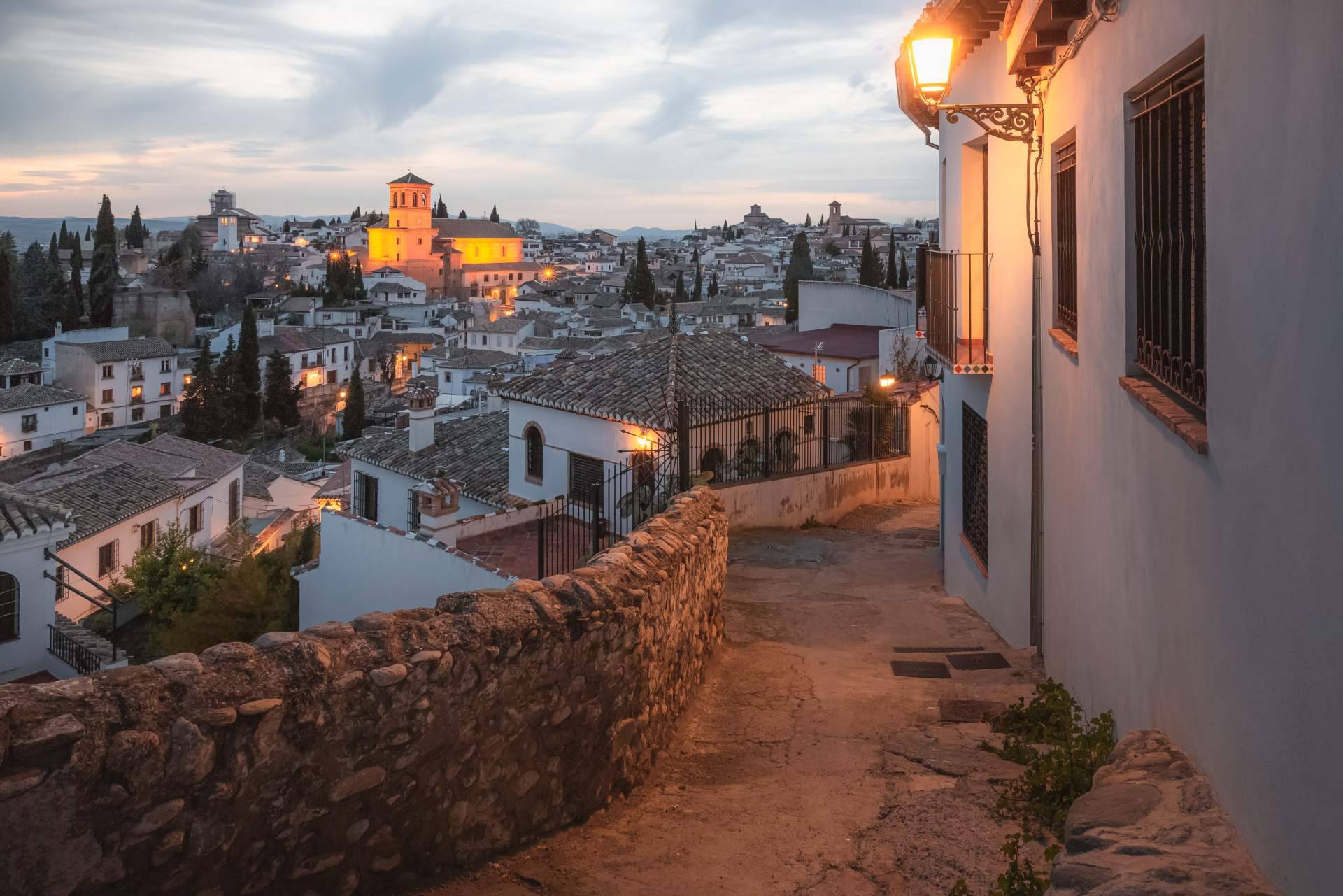 Viajes con encanto en el Albaicín de Granada, con Granada Te Guía