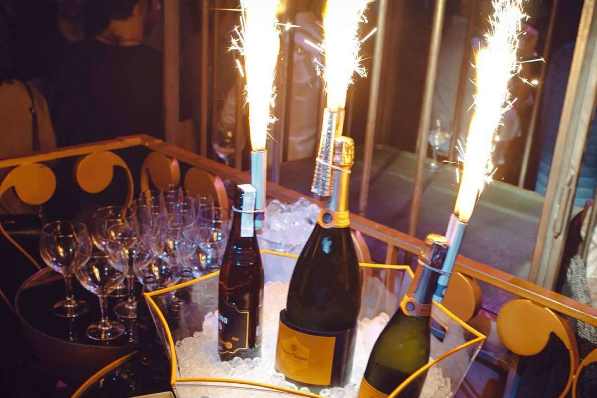 Amplia variedad de bengalas para eventos en Petardos AM