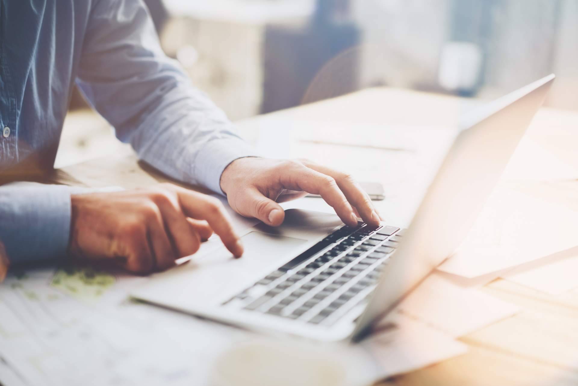 Parafrasear y resumir textos con una herramienta online gratis