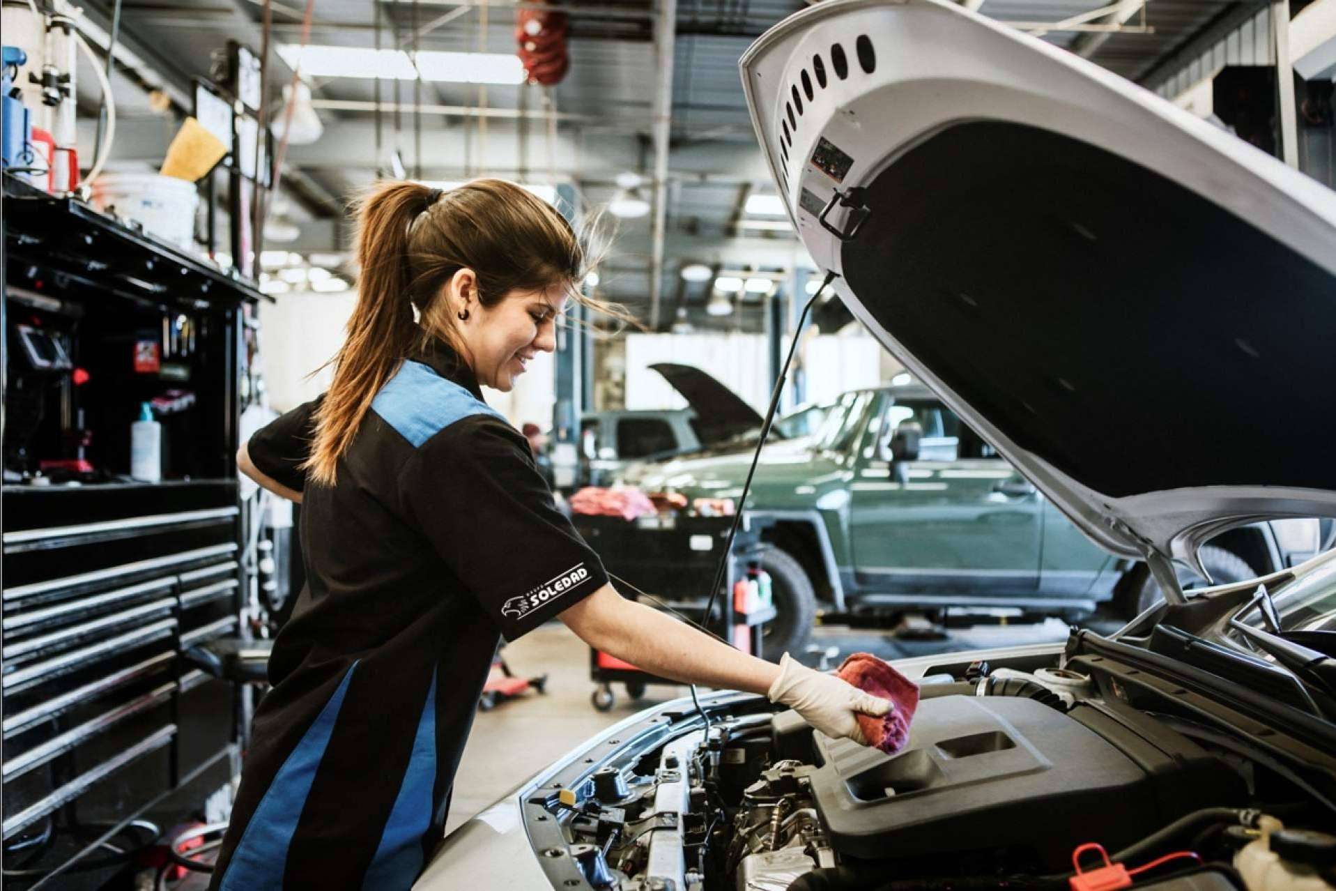 Antes de acudir a la ITV, ¿por qué es importante hacer una revisión al coche?