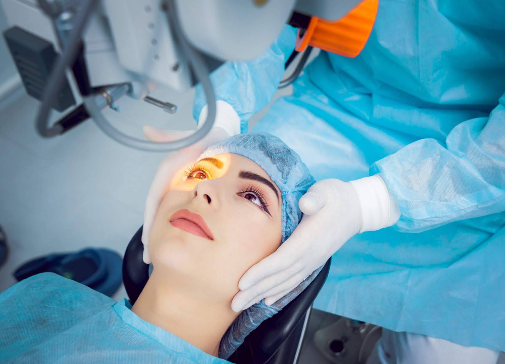 ¿En qué consiste la cirugía de presbicia bilateral con lentes multifocales?, por el Departamento de Oftalmología del Instituto Universitario Dexeus