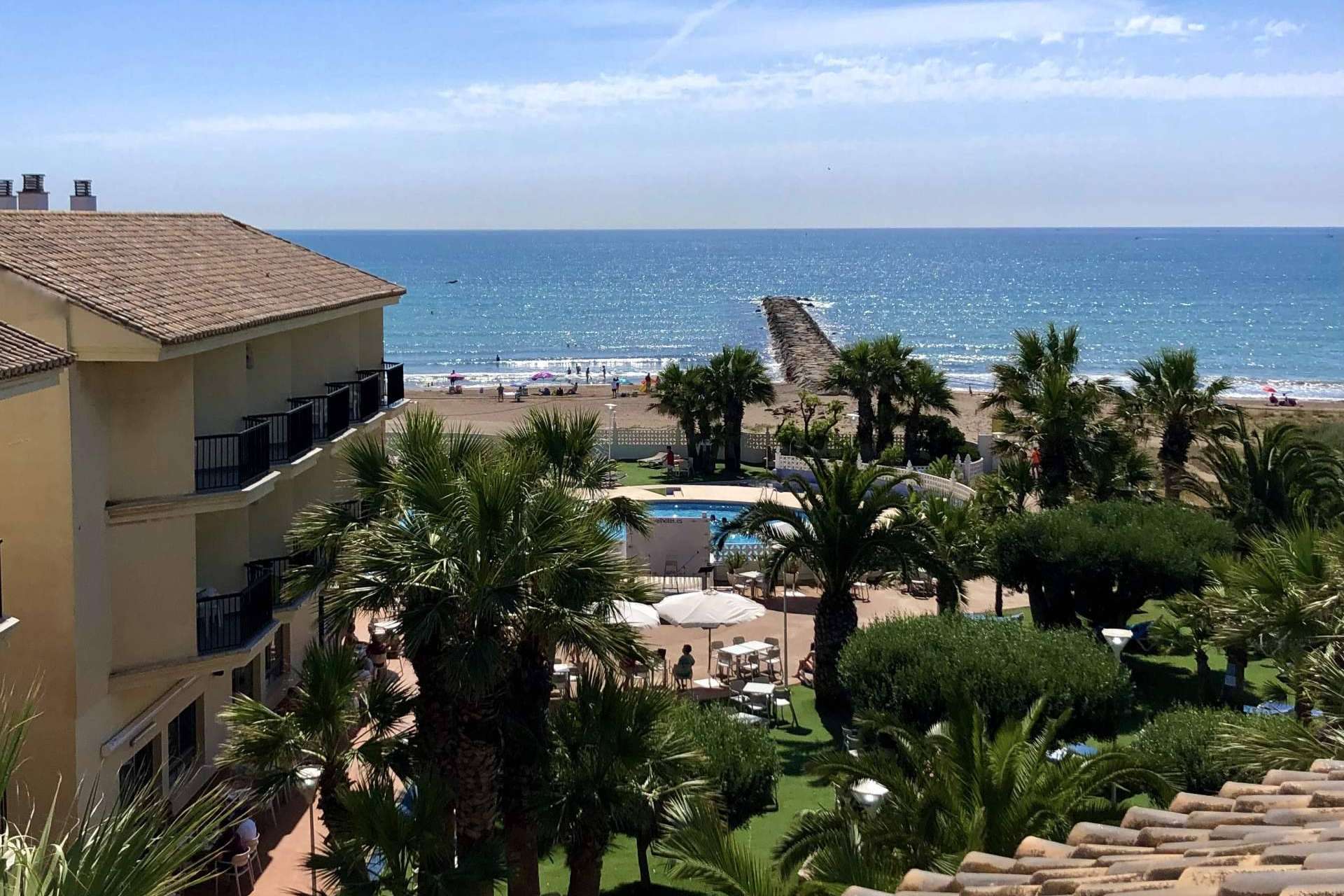 La vida sabe mejor en la playa, con Valhotel