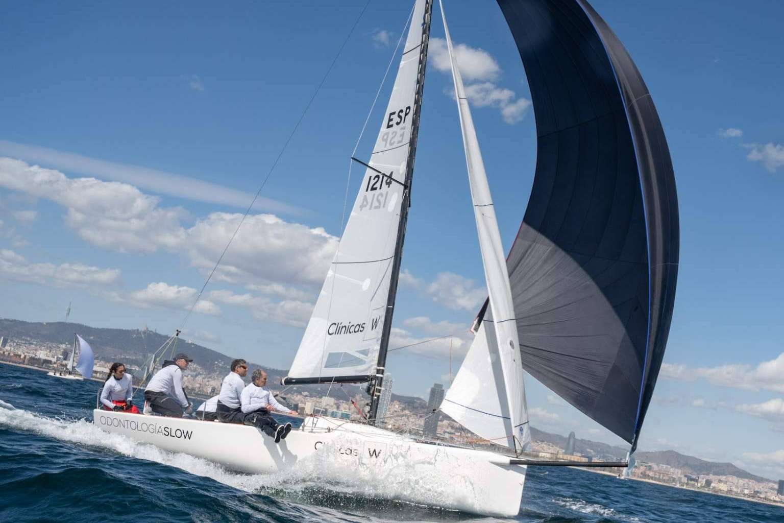 El equipo de Clínicas W Sailing Team está a punto de iniciar la participación en la Copa de España de J70