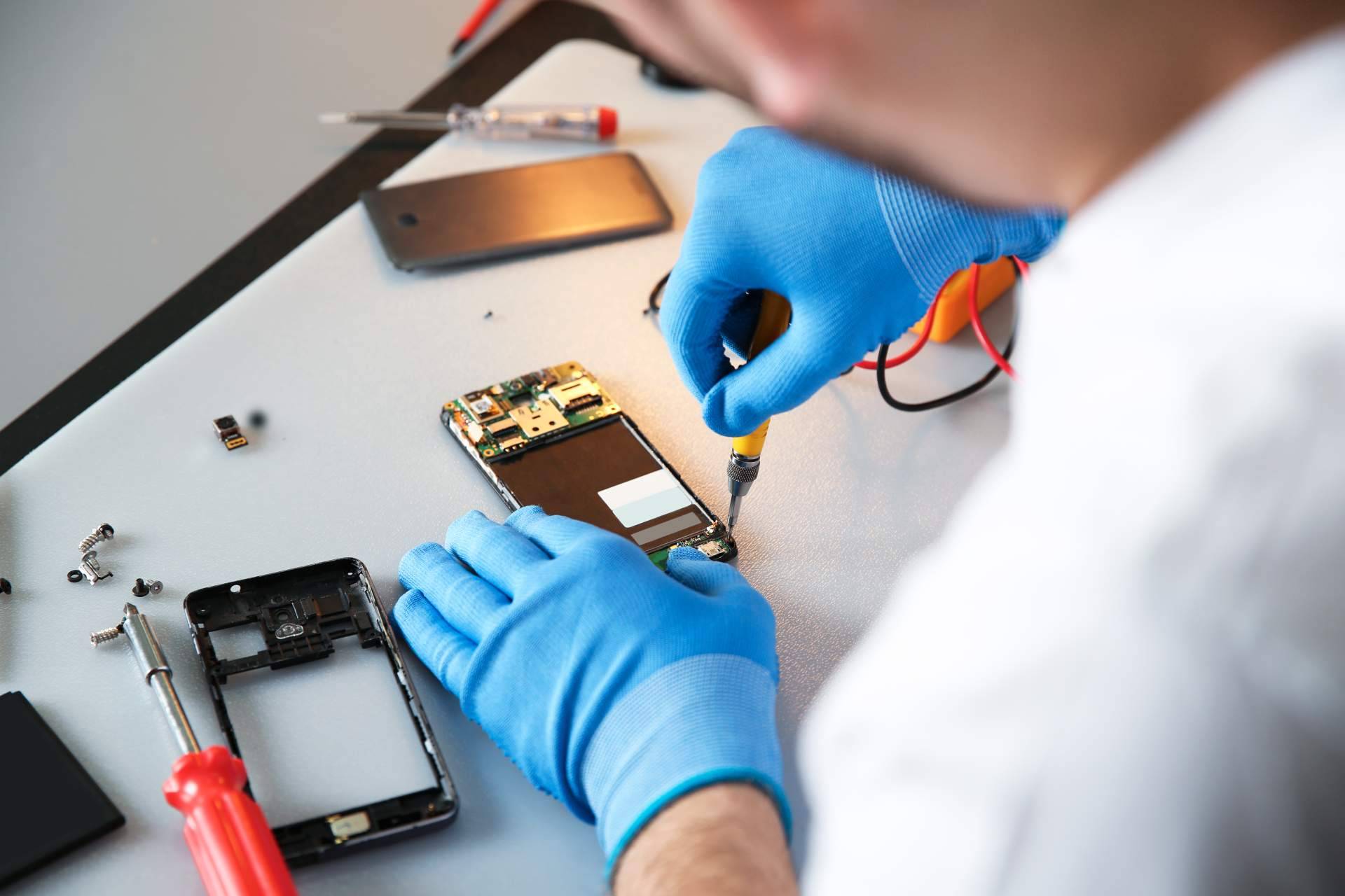 Una solución rápida y eficiente para reparar un teléfono móvil en casa o en tienda de la mano de Mundo del Móvil