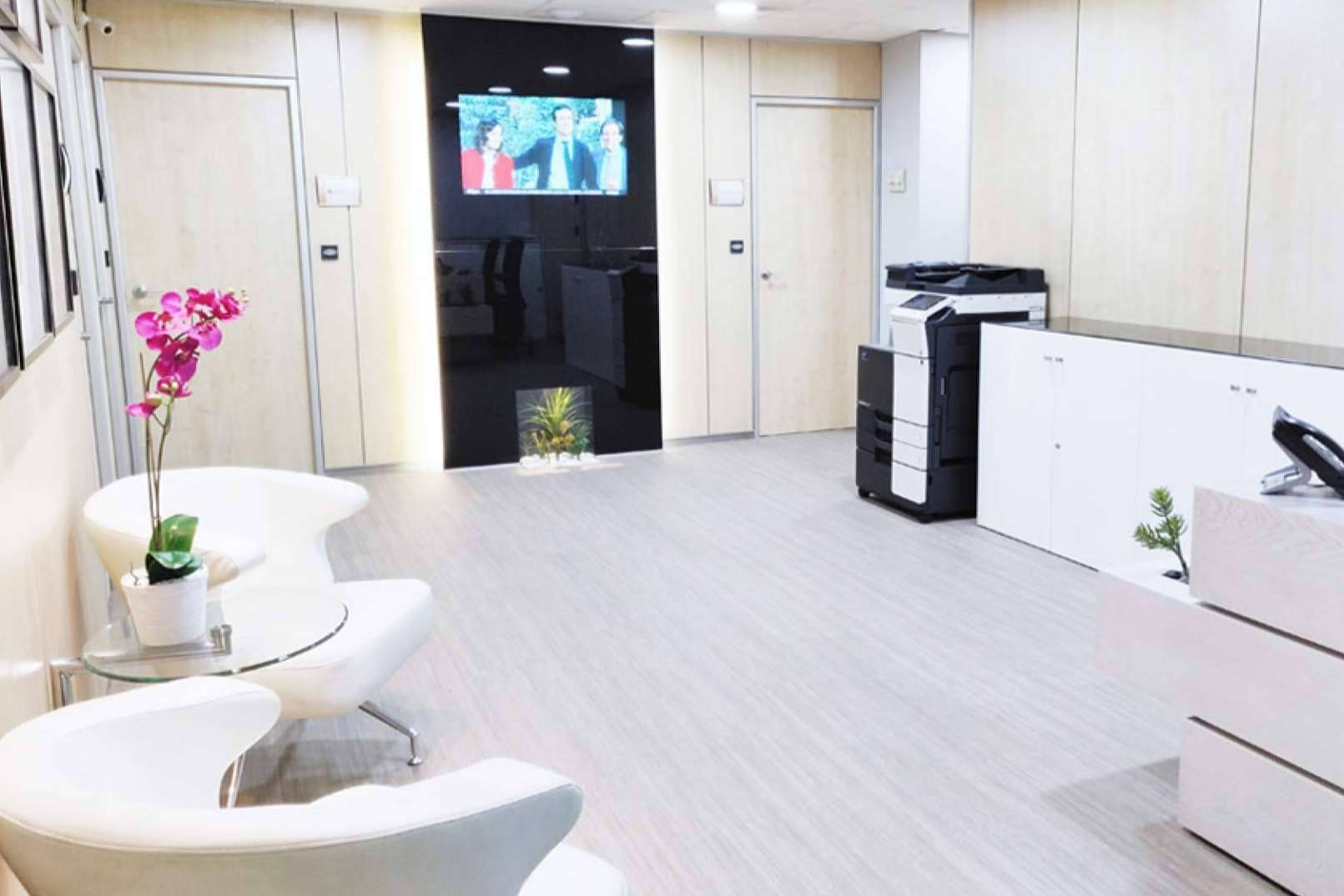 Atrium Centro de Negocios pone a disposición su servicio de oficina virtual para domiciliar la correspondencia, atención telefónica y salas de reuniones a disposición