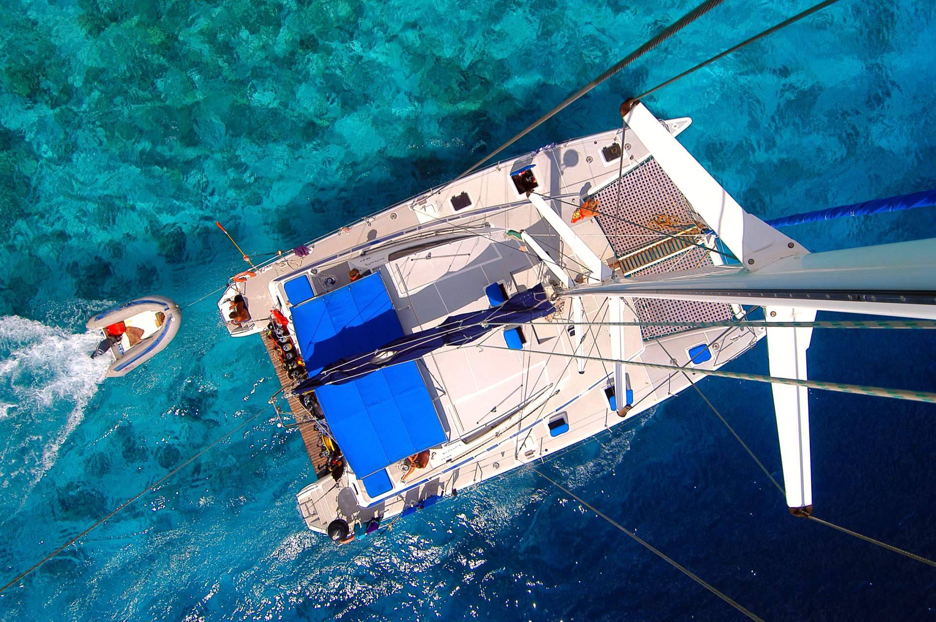 Empieza el tiempo ideal para pasear en barco de la mano de Sondevela