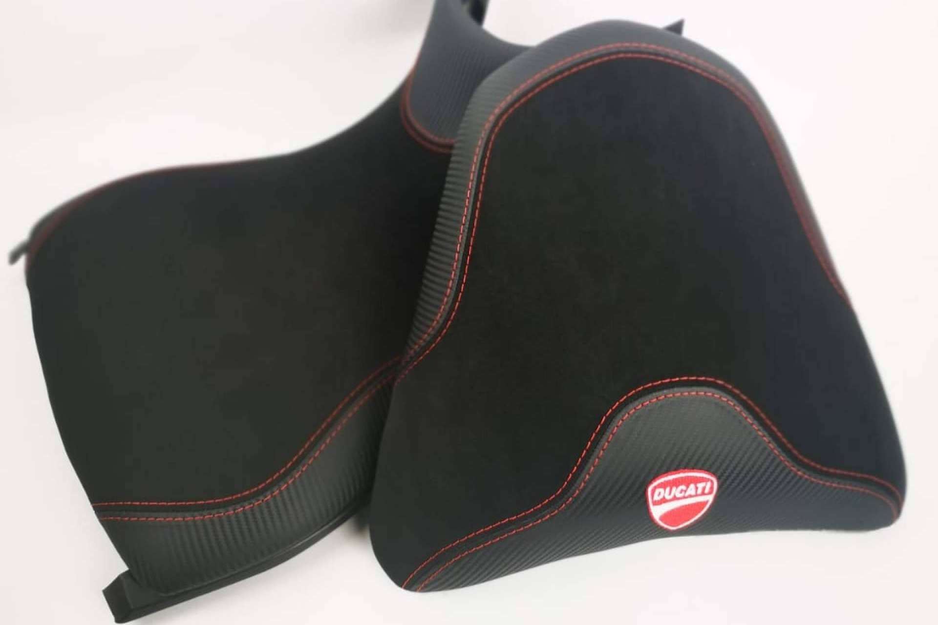 Para tener un trayecto cómodo y seguro, los asientos para motos de calidad son clave, por JM Fundas