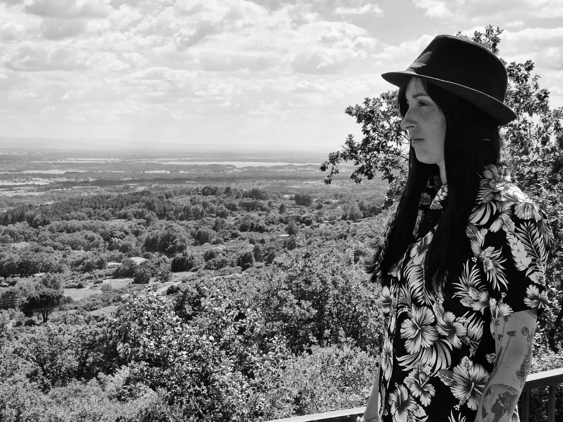 Rocío Páez presenta 'Ponle oídos al pecho', publicada por Letrame Grupo Editorial