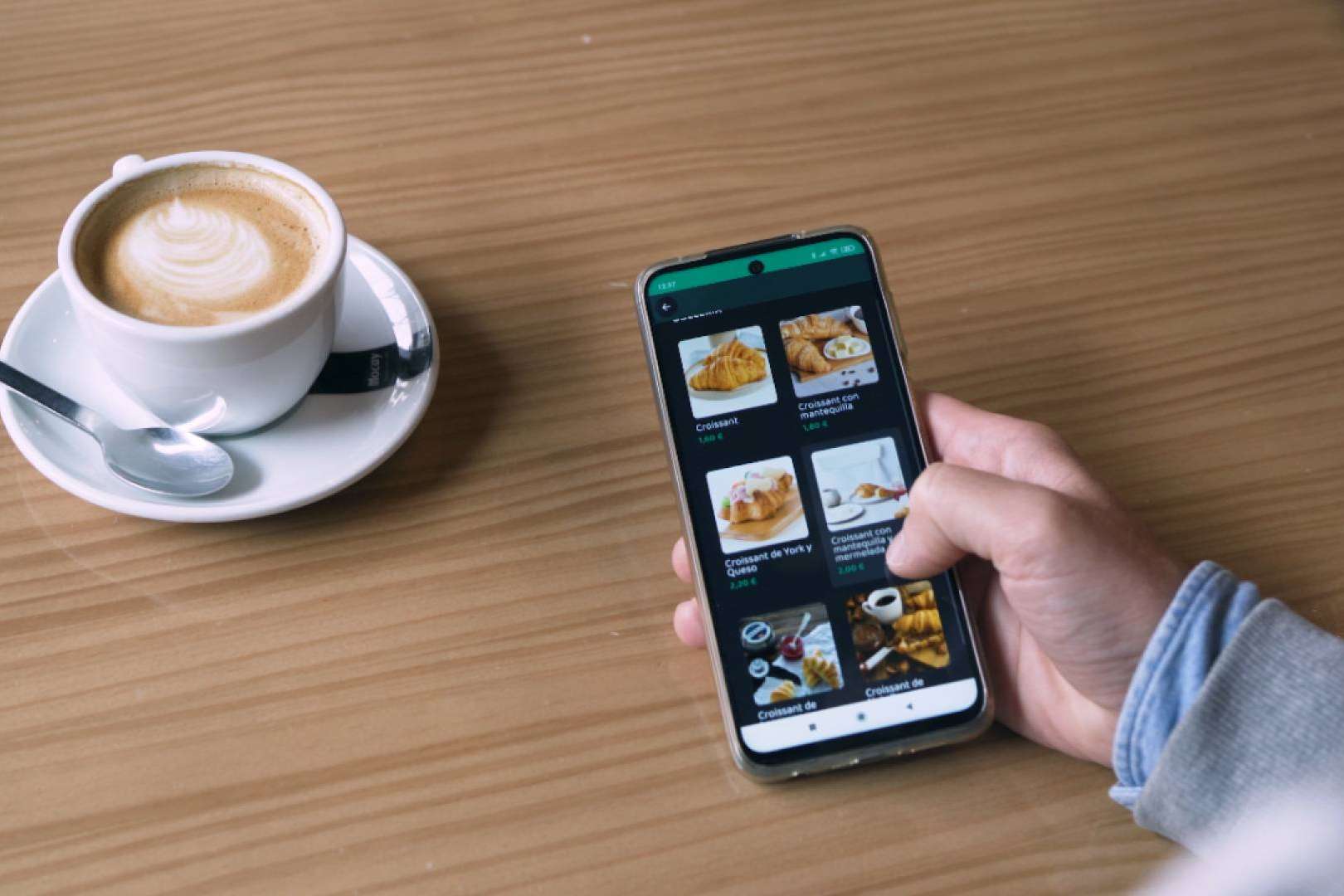 La falta de camareros y los problemas para encontrar personal de hostelería encuentran solución en la tecnología
