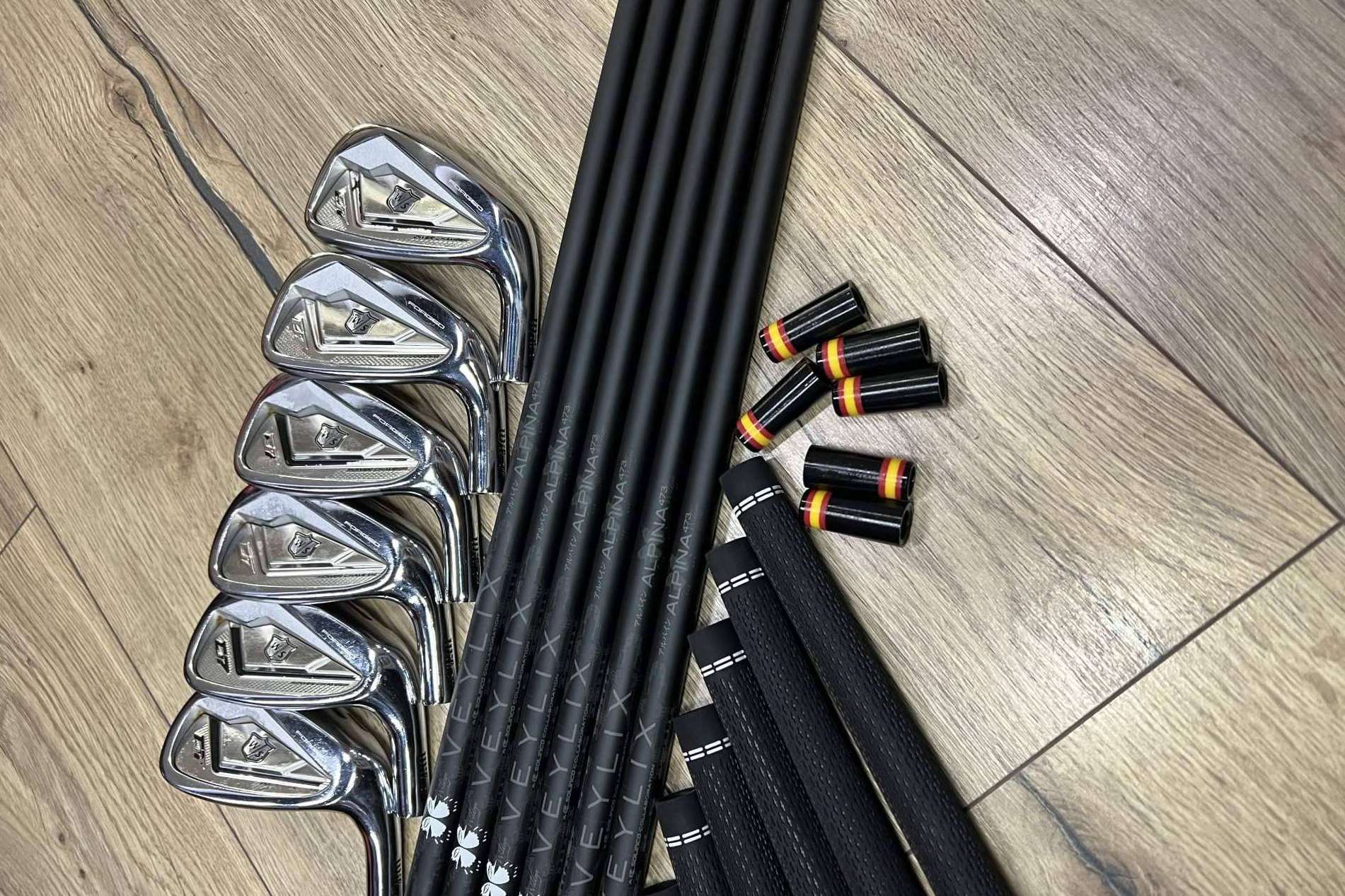 ¿Cómo son los servicios de personalización de palos de golf que ofrece Totgolf?