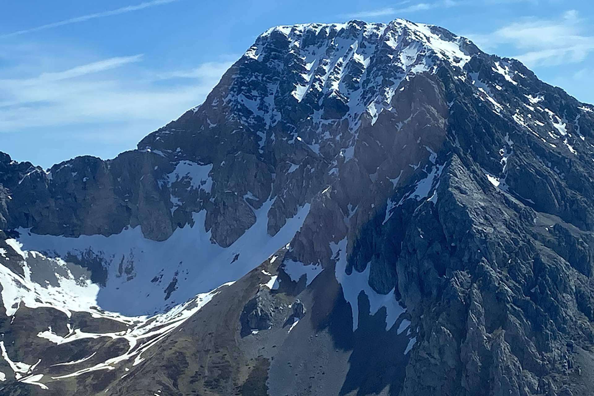 ¿Cuáles son los lugares de España más adecuados y atractivos para practicar el vuelo en avión ultraligero?
