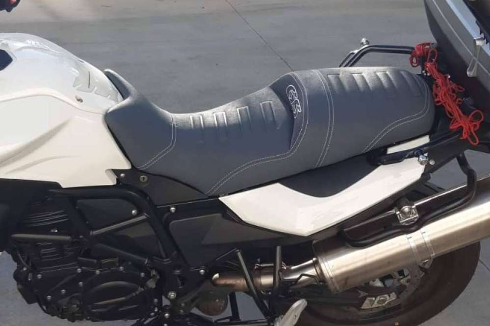 Cuáles son los beneficios que aporta un asiento confort para motos de JM-FUNDAS